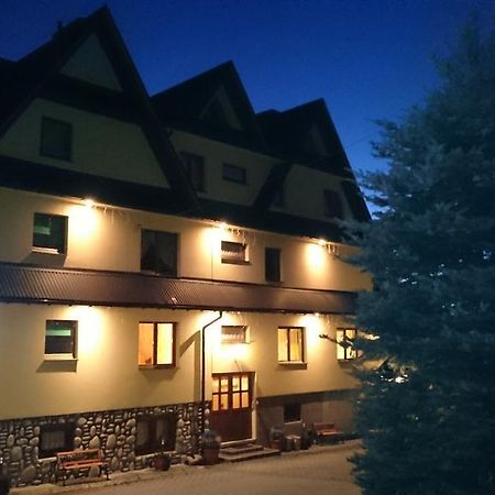 ブコビナ・タトシャンスカ Pod Tatrami Bed & Breakfast エクステリア 写真