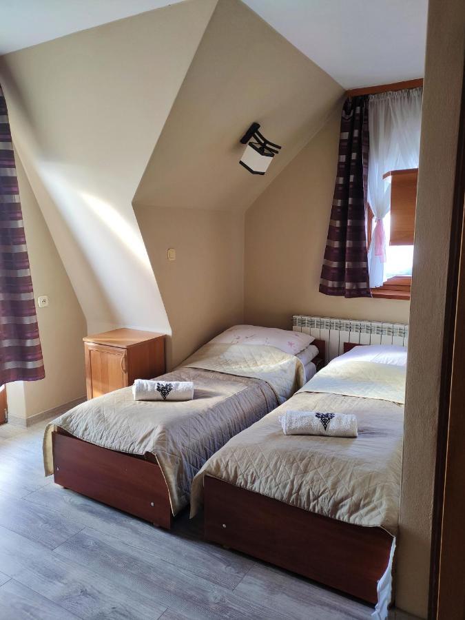 ブコビナ・タトシャンスカ Pod Tatrami Bed & Breakfast エクステリア 写真