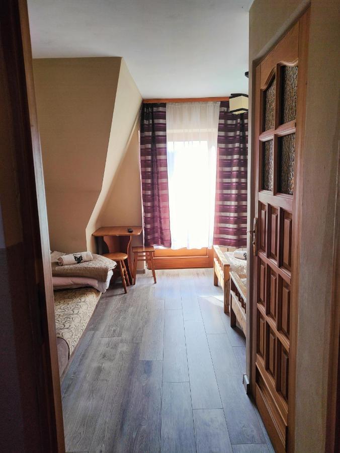 ブコビナ・タトシャンスカ Pod Tatrami Bed & Breakfast エクステリア 写真