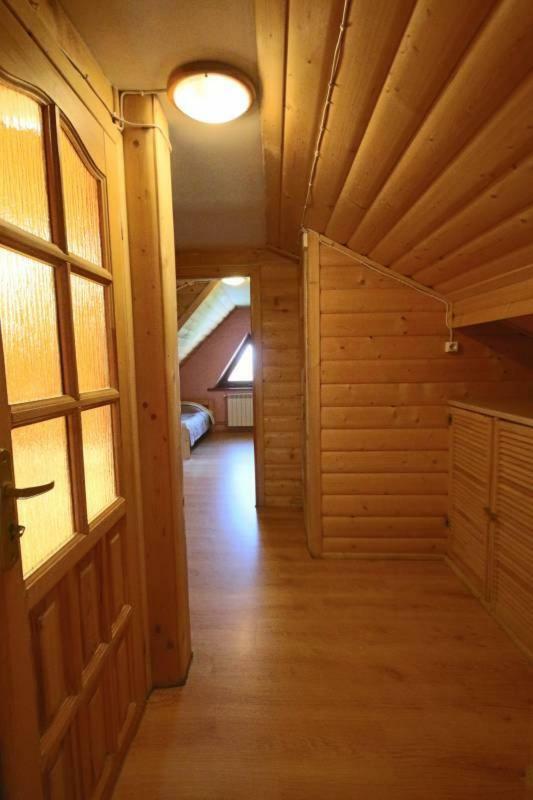 ブコビナ・タトシャンスカ Pod Tatrami Bed & Breakfast エクステリア 写真